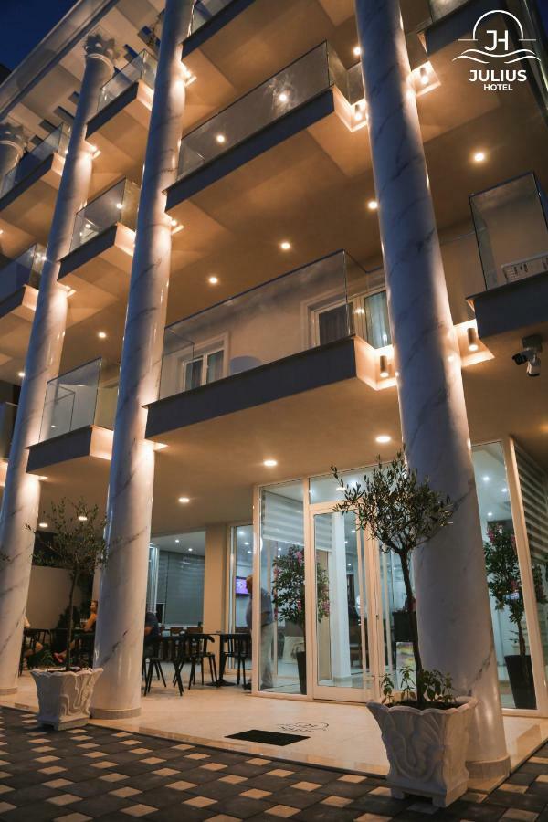 Julius Hotel ゴーレム エクステリア 写真